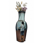 Cargar imagen en el visor de la galería, Jarrón de tela "Figura en una finestra (Figura en una ventana)"
